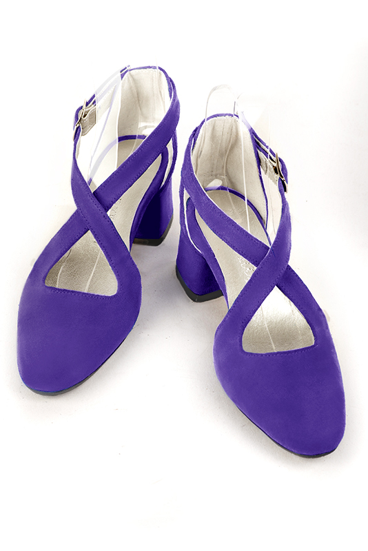 Women's violet purple elegant closed-back heels, with crossed straps. .  - Top view